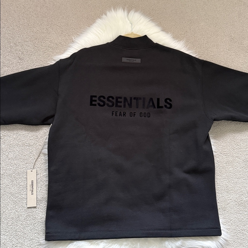 NWT Essentials Fear of God Relaxed Crewneck Sweatshirt in Stretch Limo - XXS